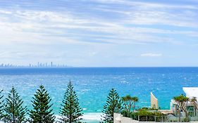 Rainbow Commodore Coolangatta